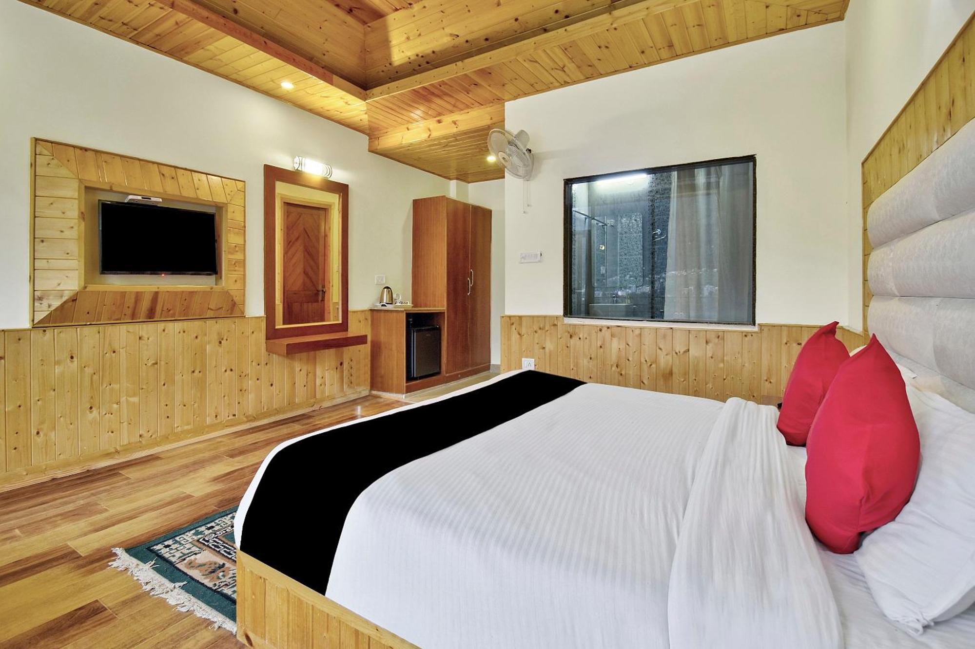 Capital O 42006 Phalguni Regency Hotel Manāli Екстериор снимка